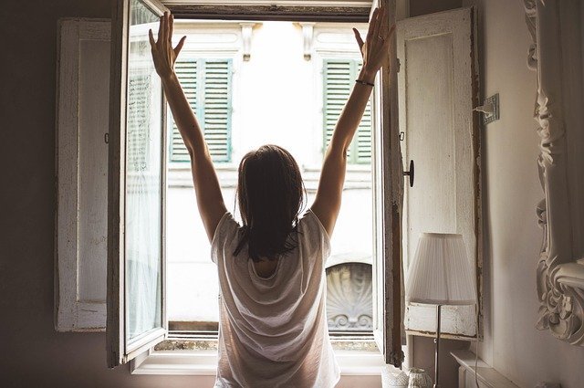 12 Deskercises to Relieve Posture Pain