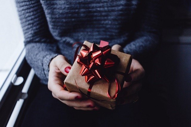 6 Gift Ideas to Surprise That Special Someone
