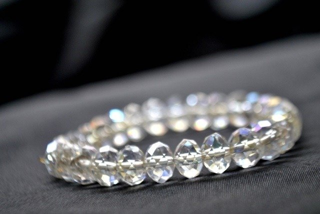 Diamond tennis bracelet buying guide