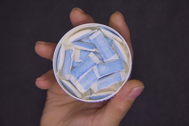How to Use Nicotine Pouches