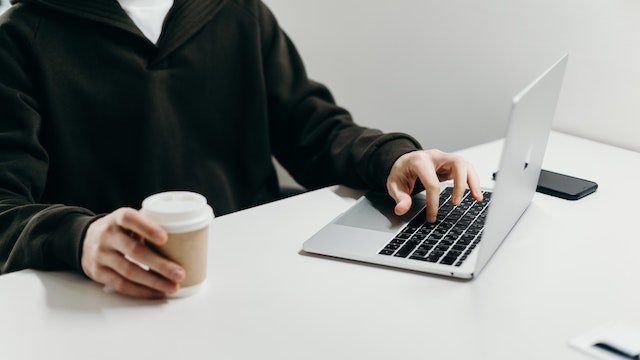 The Best 6 Tips to Improve the IT Specialist Self-Esteem to Increase his Productivity at Work