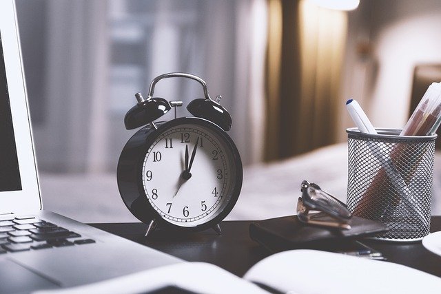 Savvy Travel Tips Managing Work Hours on the Go with Free Time Clocks - time clock apps