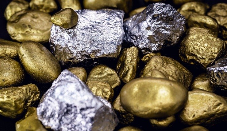 Which Is The Better Investment, Gold Or Silver?